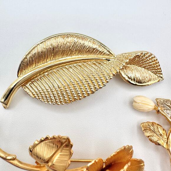 Vintage Flower Pins Leaf Pins Rose Bouquet Fall Autumn Fall Gold Tone Luxe Glam - Picture 4 of 11